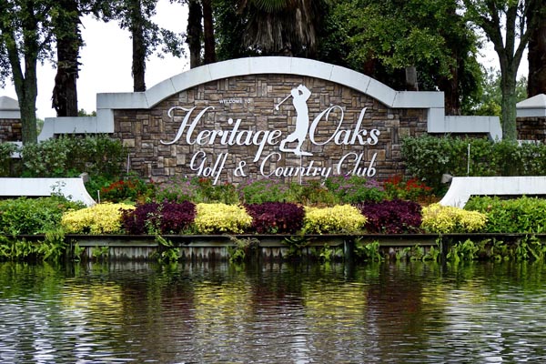 Heritage Oaks Golf & Country Club